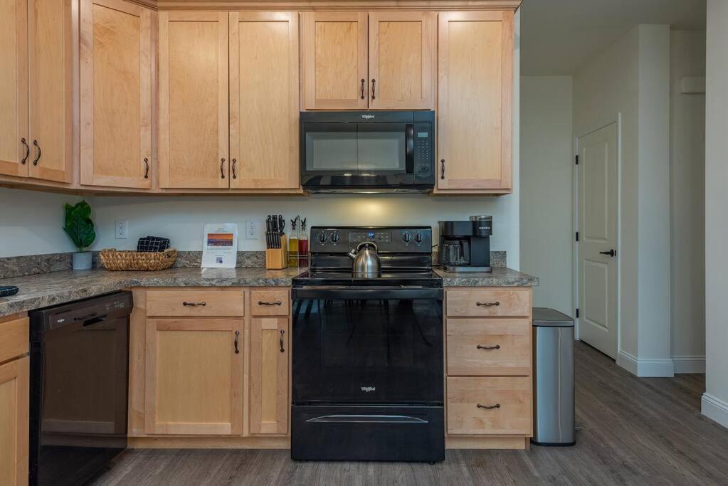 Pisgah Place! Comfy 2br Apt/house! *