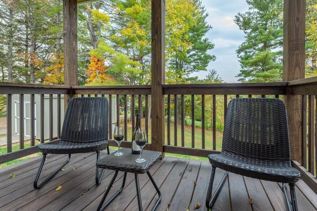 Holiday home Pisgah Place! Comfy 2br Apt/house! *