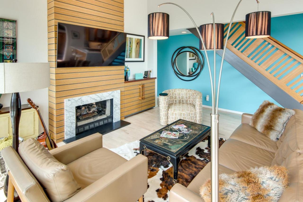 Holiday home Contemporary With Panoramic Views! *