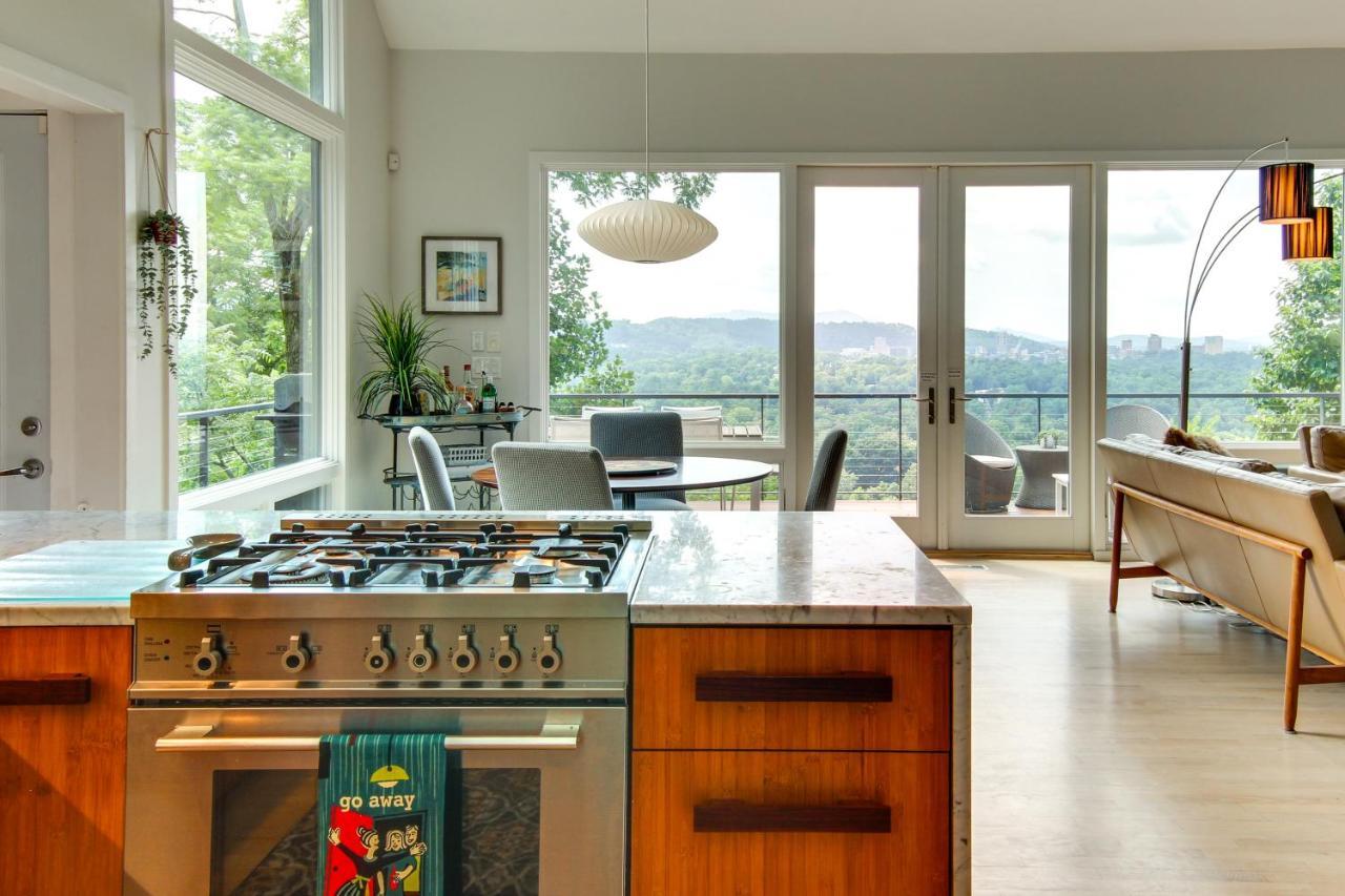 Contemporary With Panoramic Views! Holiday home *