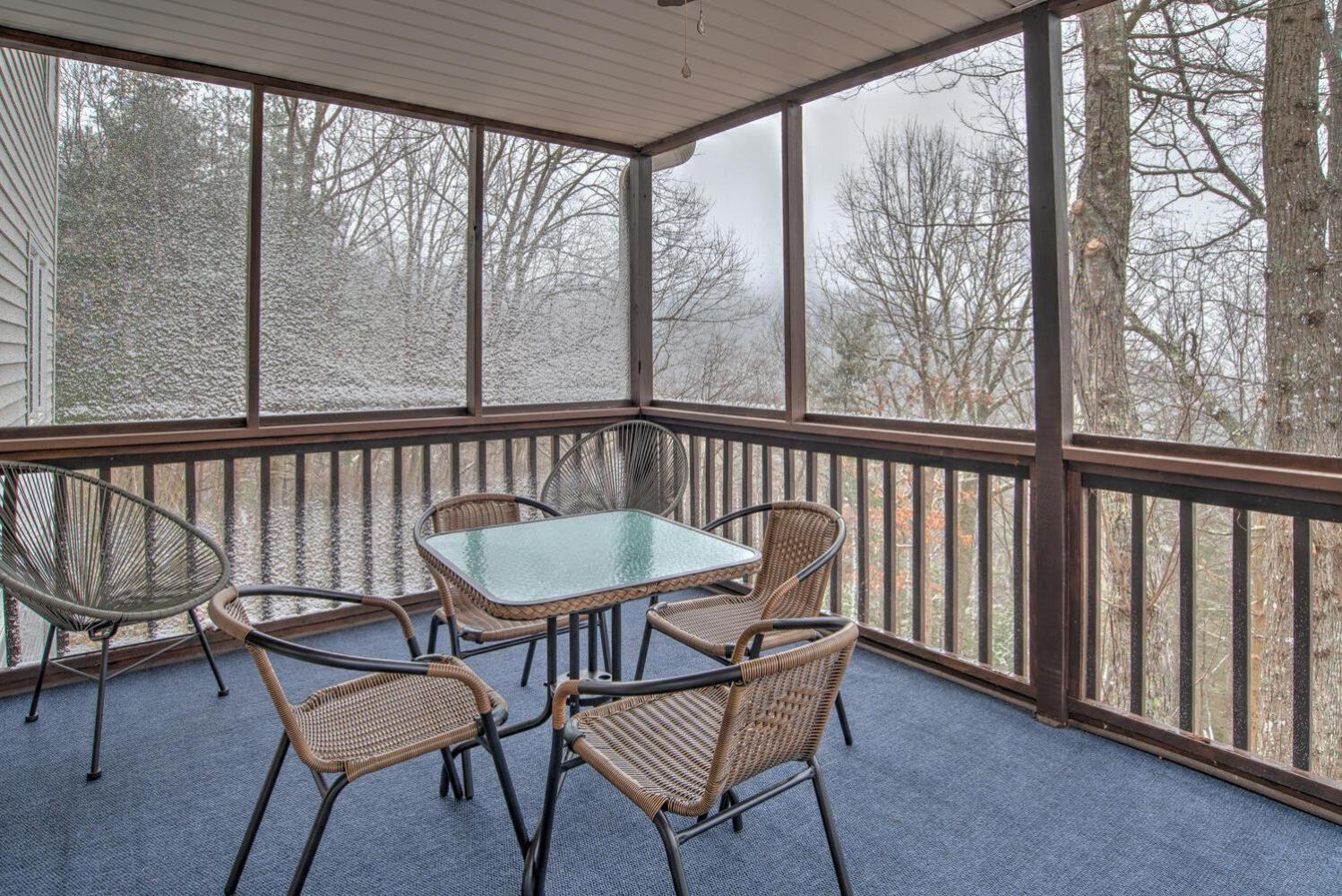 915 Town Mountain Rd * Asheville