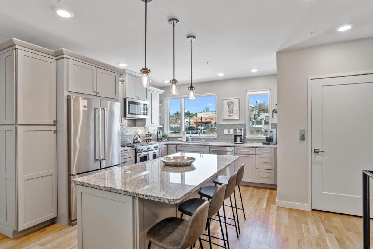 Short Coxe Avenue Townhome 233 Asheville