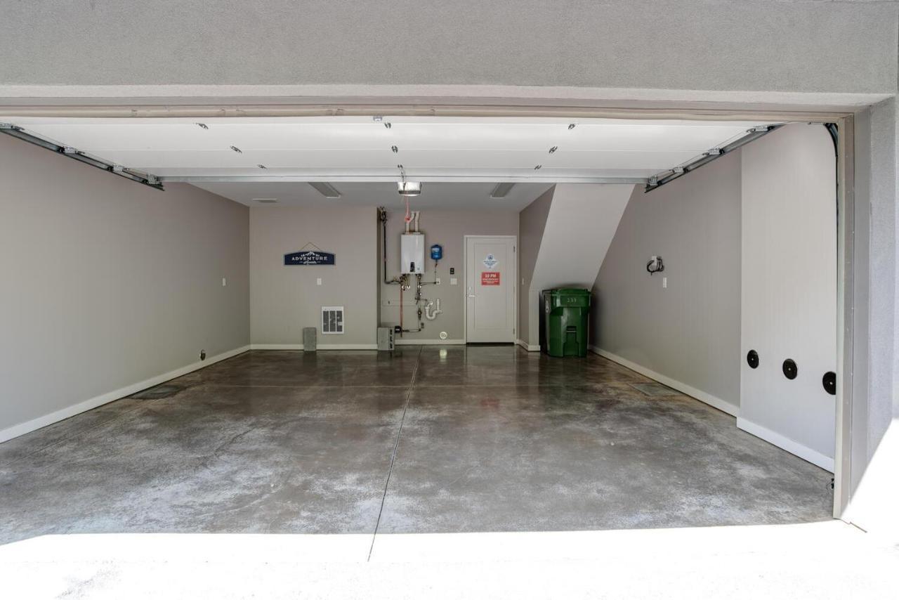 Short Coxe Avenue Townhome 233