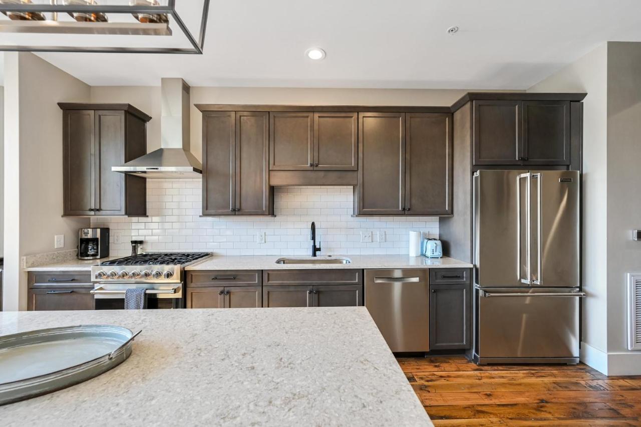 Phenomenal 2 Bedroom 2 And A Half Bathroom Downtown Asheville