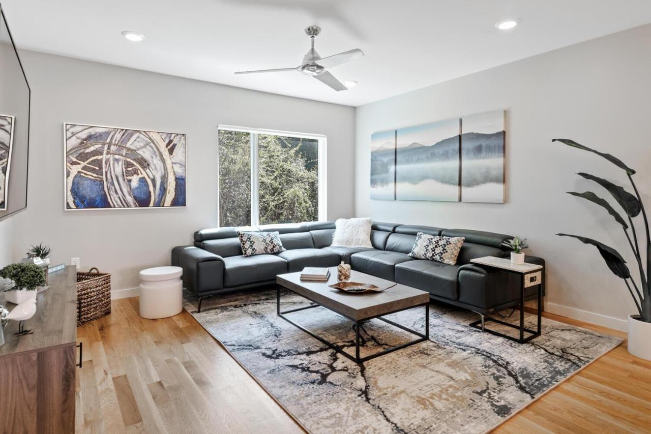 Short Coxe Avenue Townhome 233 Asheville