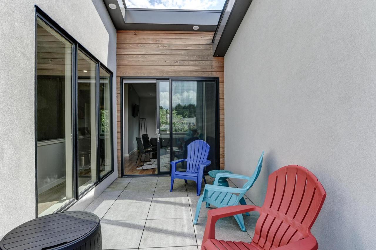 Short Coxe Avenue Townhome 235
