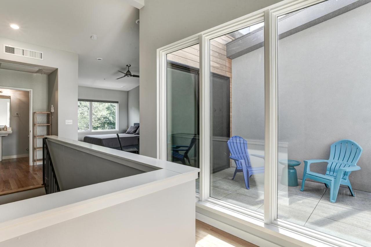 Short Coxe Avenue Townhome 235 *