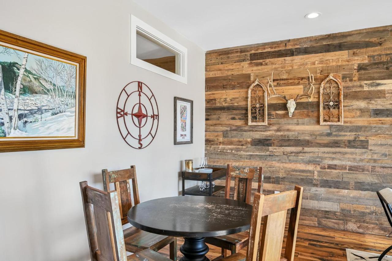 Phenomenal 2 Bedroom 2 And A Half Bathroom Downtown Holiday home