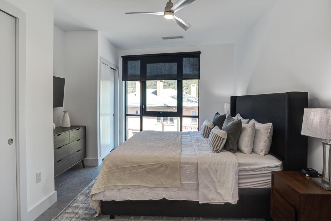 145 Billmore Avenue 305 Holiday home