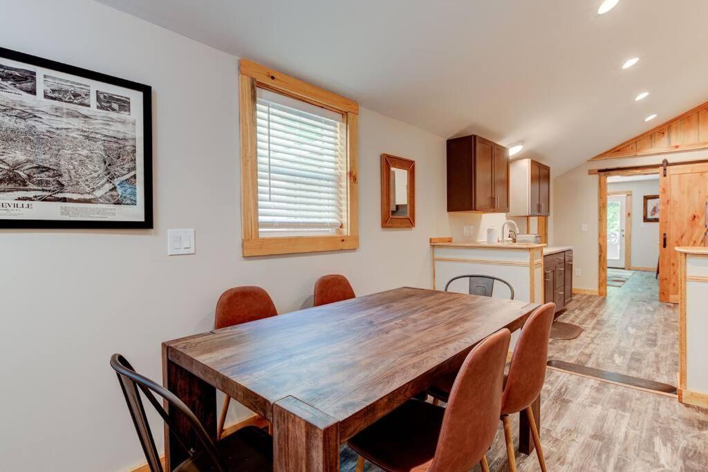 West Rustic Charmer Holiday home Asheville