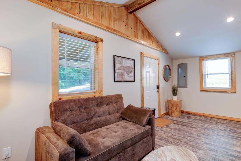 West Rustic Charmer
