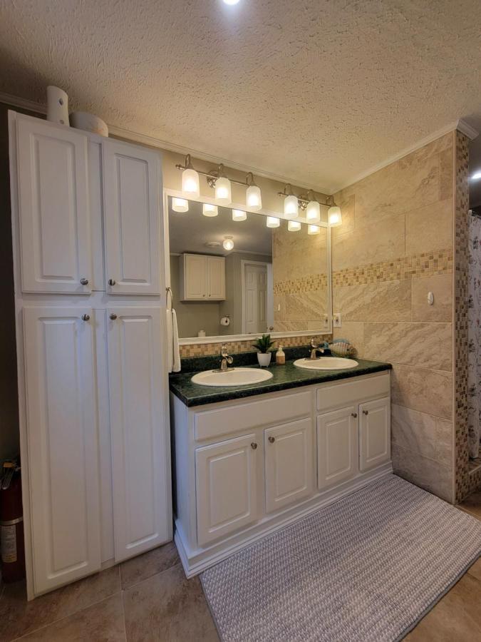 Cozy West Home: Downtown & Biltmore Proximity