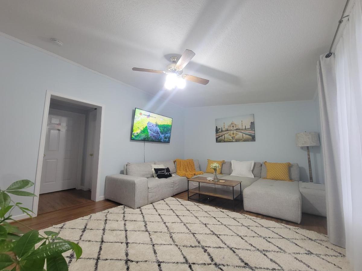 Holiday home Cozy West Home: Downtown & Biltmore Proximity *