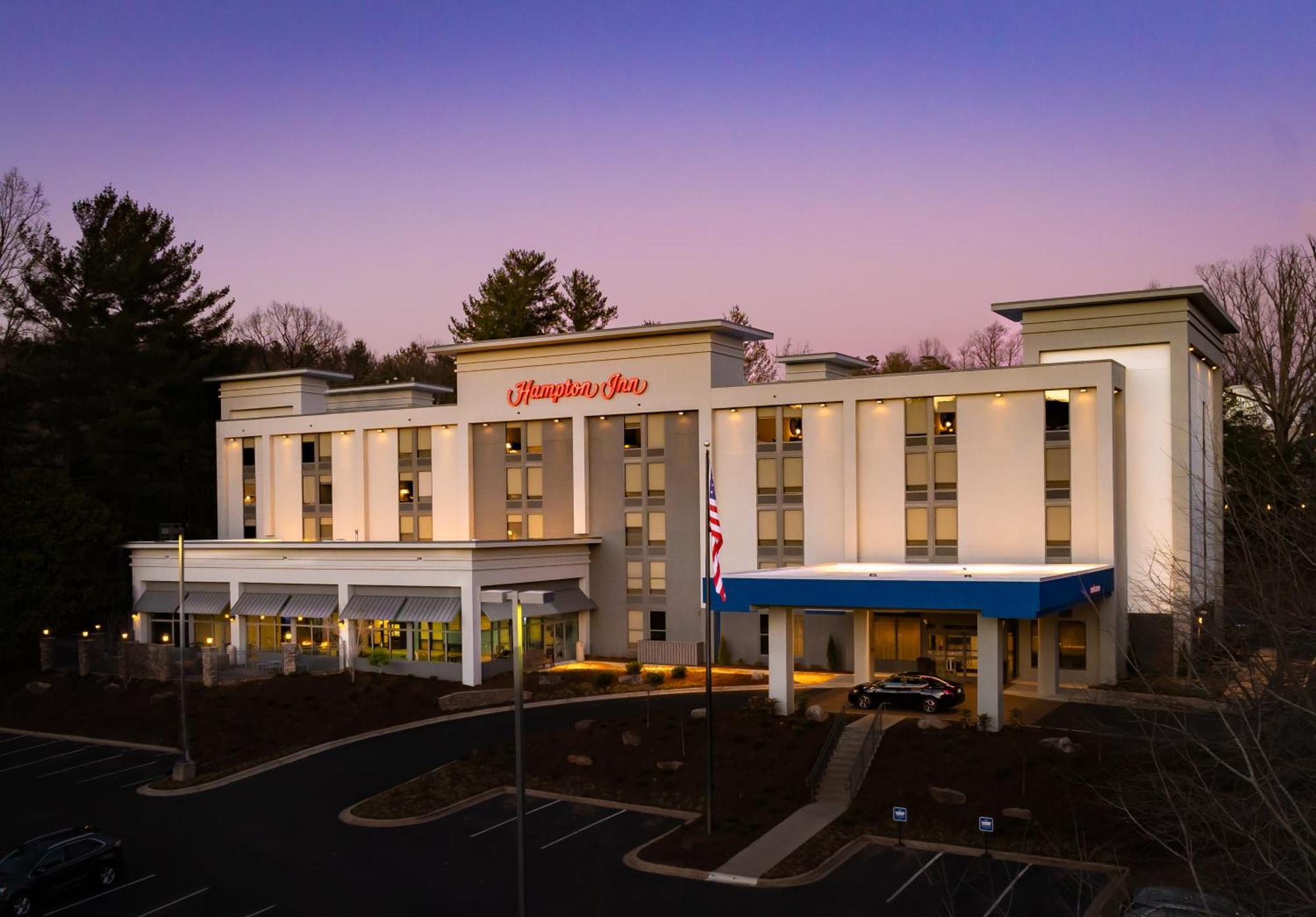 Hampton Asheville-tunnel Road Hotel 3*