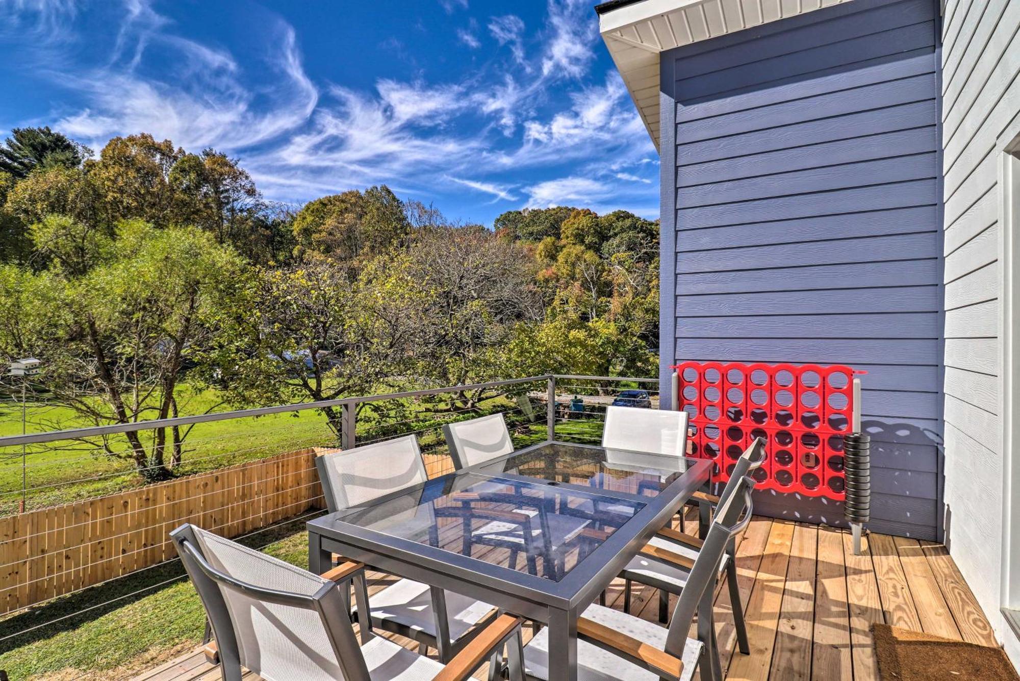 Chic Spacious Avl Oasis With Hot Tub And Fire Pit