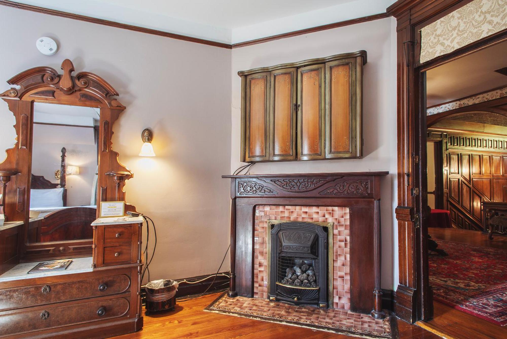 Cedar Crest Bed & Breakfast