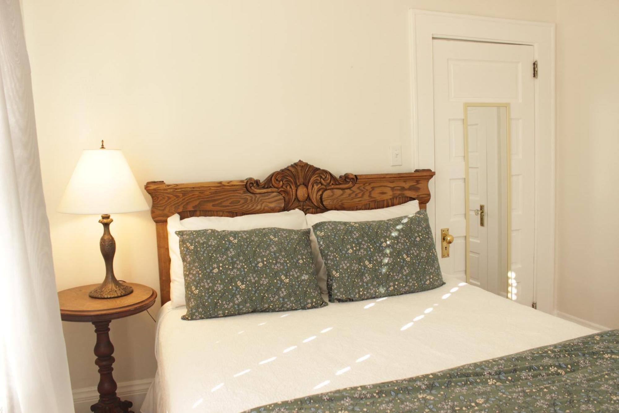 Bed & Breakfast Cedar Crest 3*