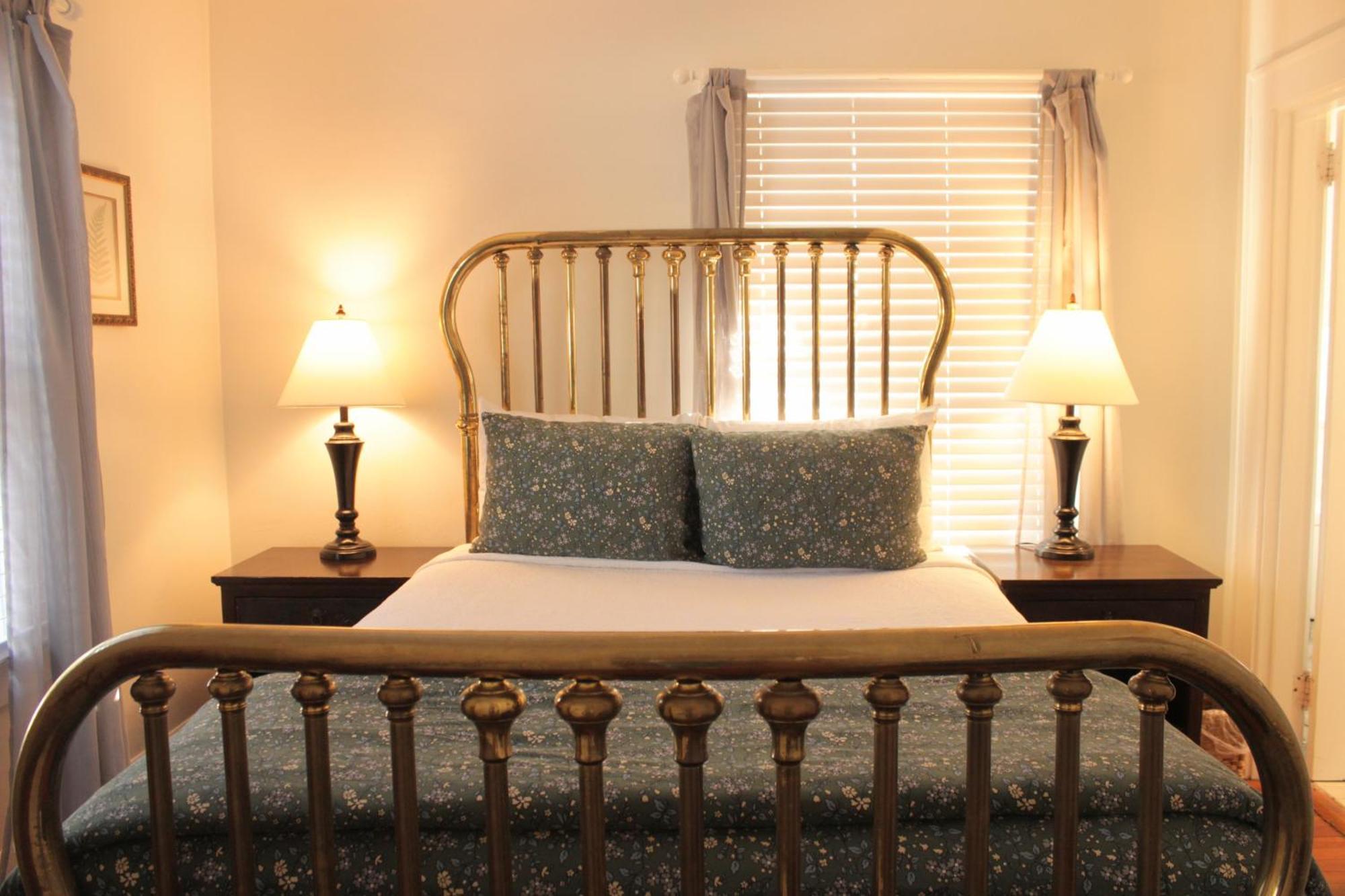Bed & Breakfast Cedar Crest 3*