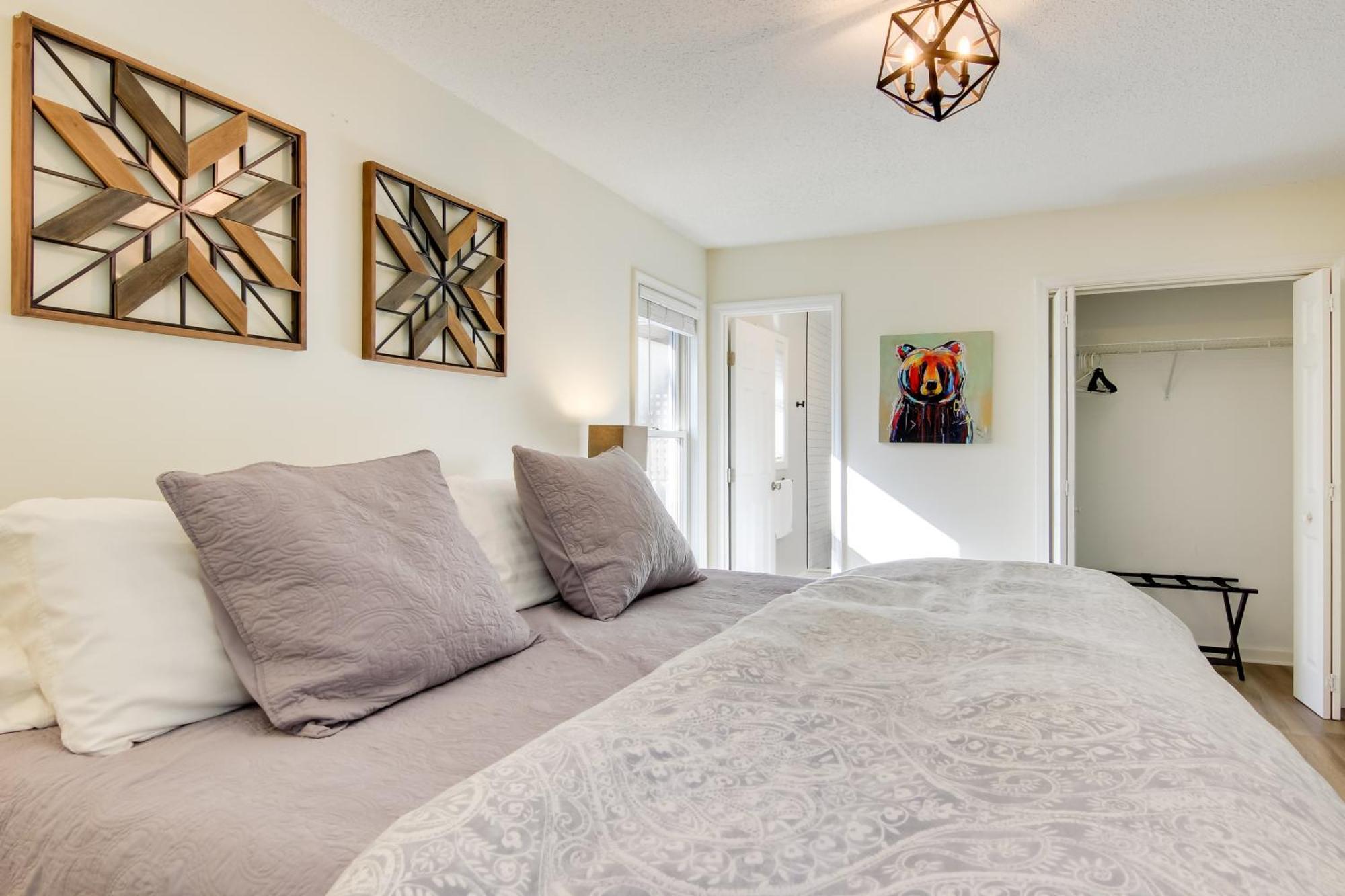 Holiday home Bright Retreat With Hot Tub And Decks! Asheville