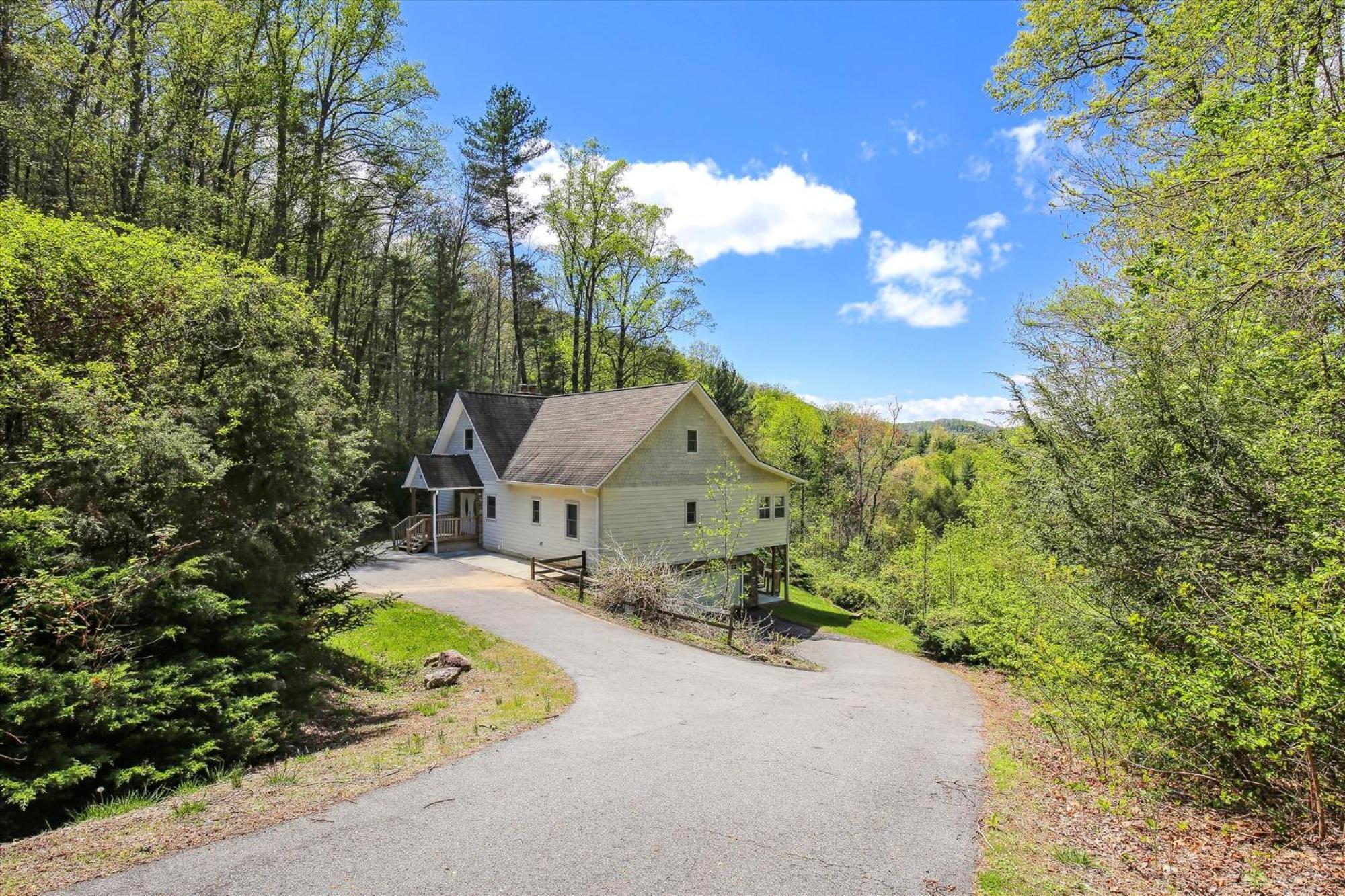 Tourism Is Back In Asheville, See Listing Info Holiday home