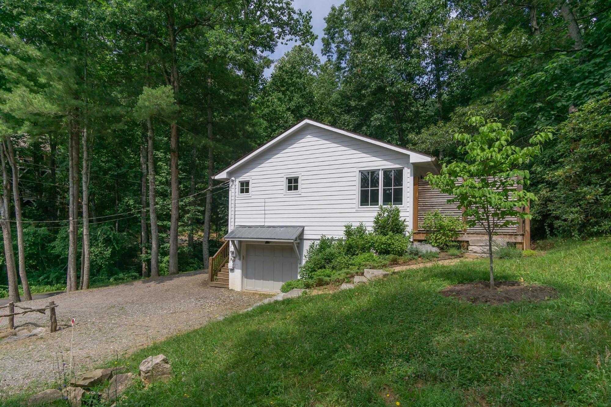 Holiday home Cottontail Pet-friendly, Fire Pit & 10 Min. To Downtown Avl! Asheville