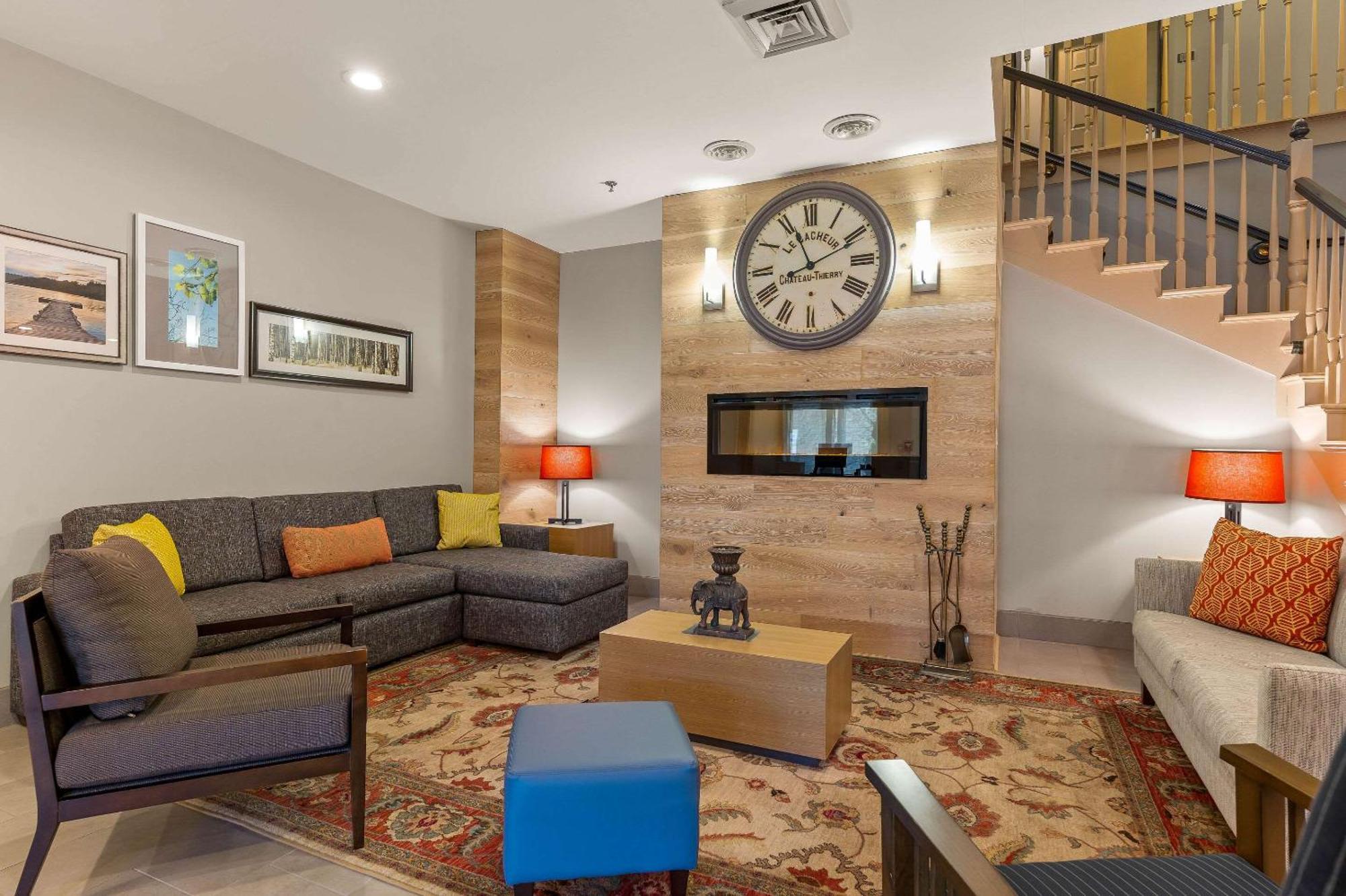 Hotel Country & By Radisson, At Outlet Mall, Nc