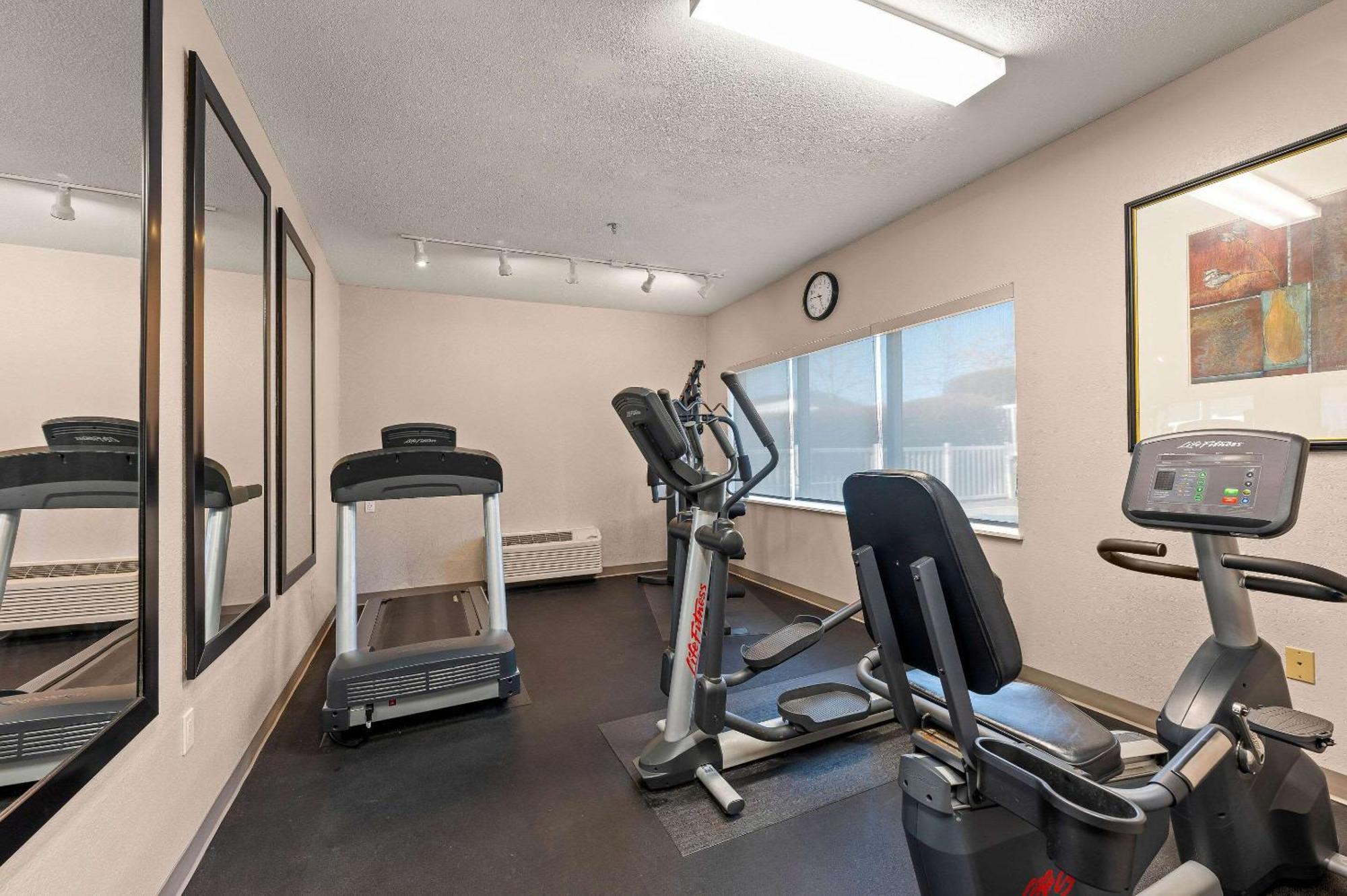 Country & By Radisson, At Outlet Mall, Nc 3*