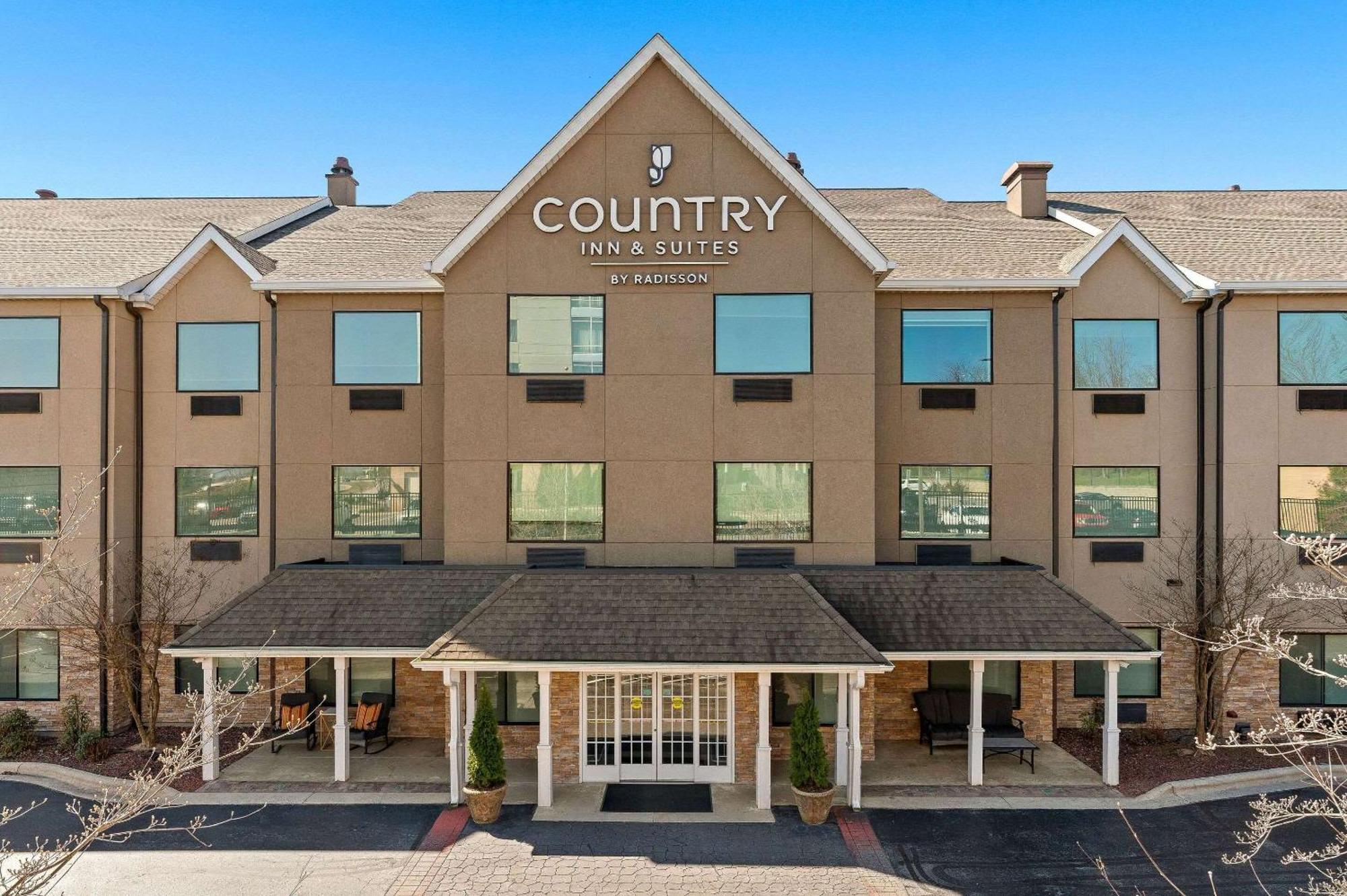 Hotel Country & By Radisson, At Outlet Mall, Nc Asheville