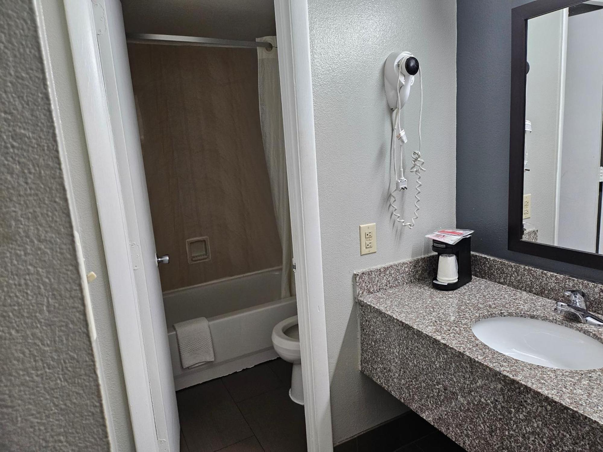 Lodge Econo Biltmore *