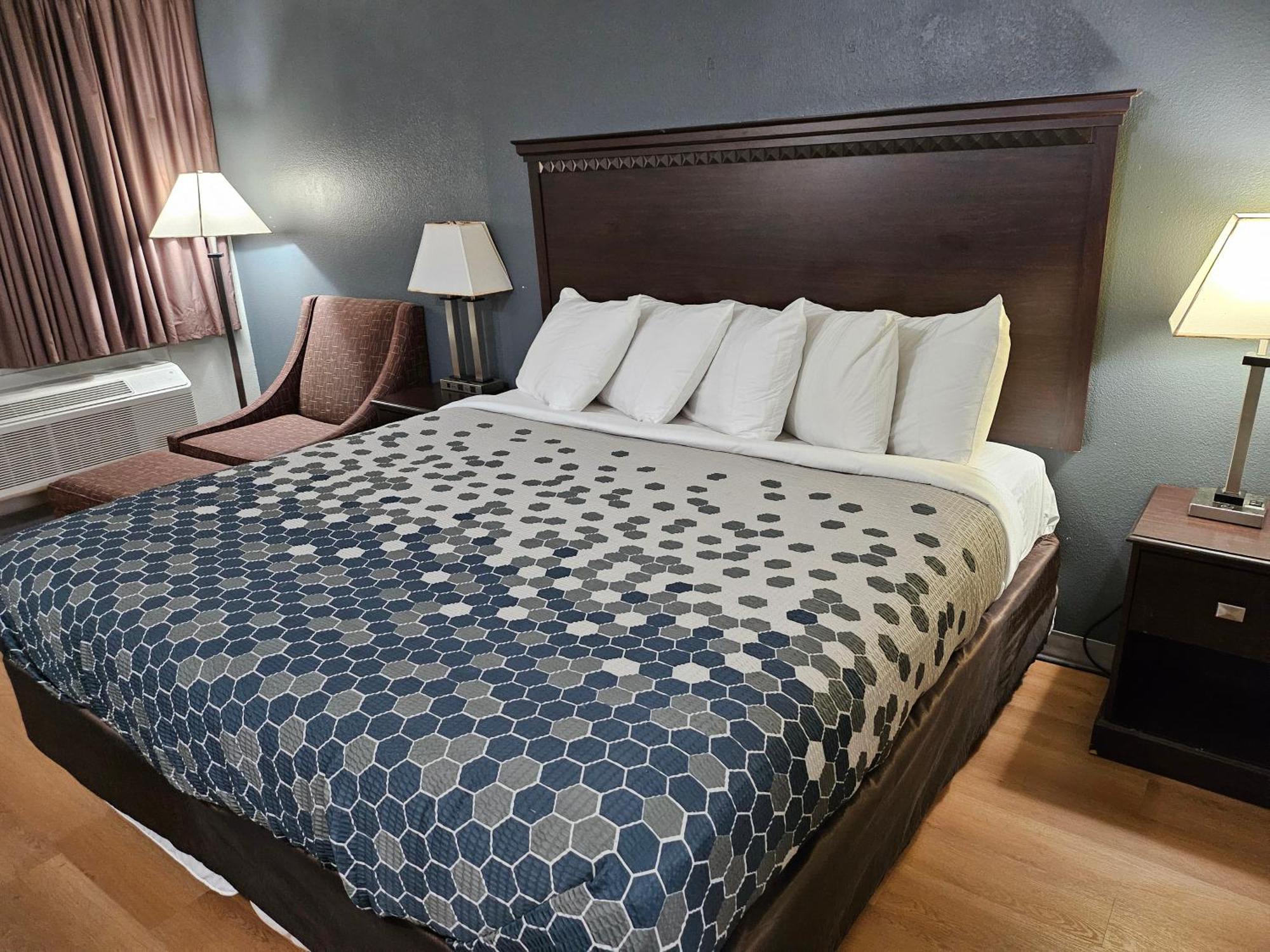 Lodge Econo Biltmore