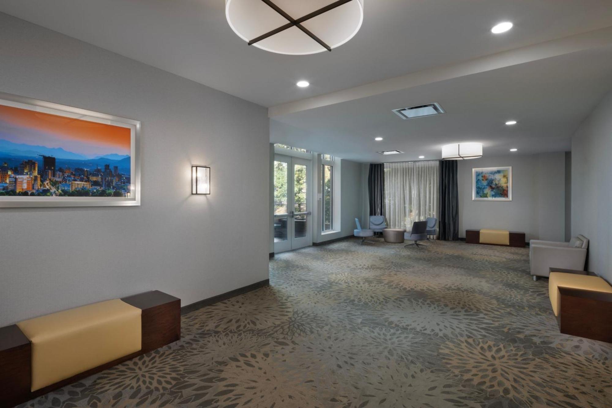 The Scenic At Biltmore Village Hotel 3*