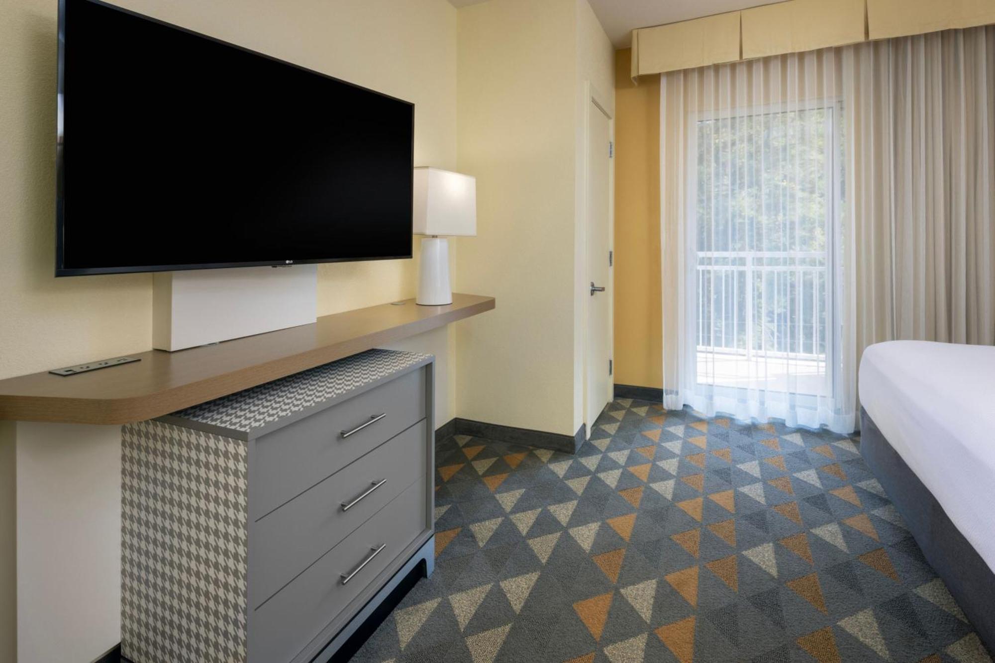The Scenic At Biltmore Village Hotel 3*