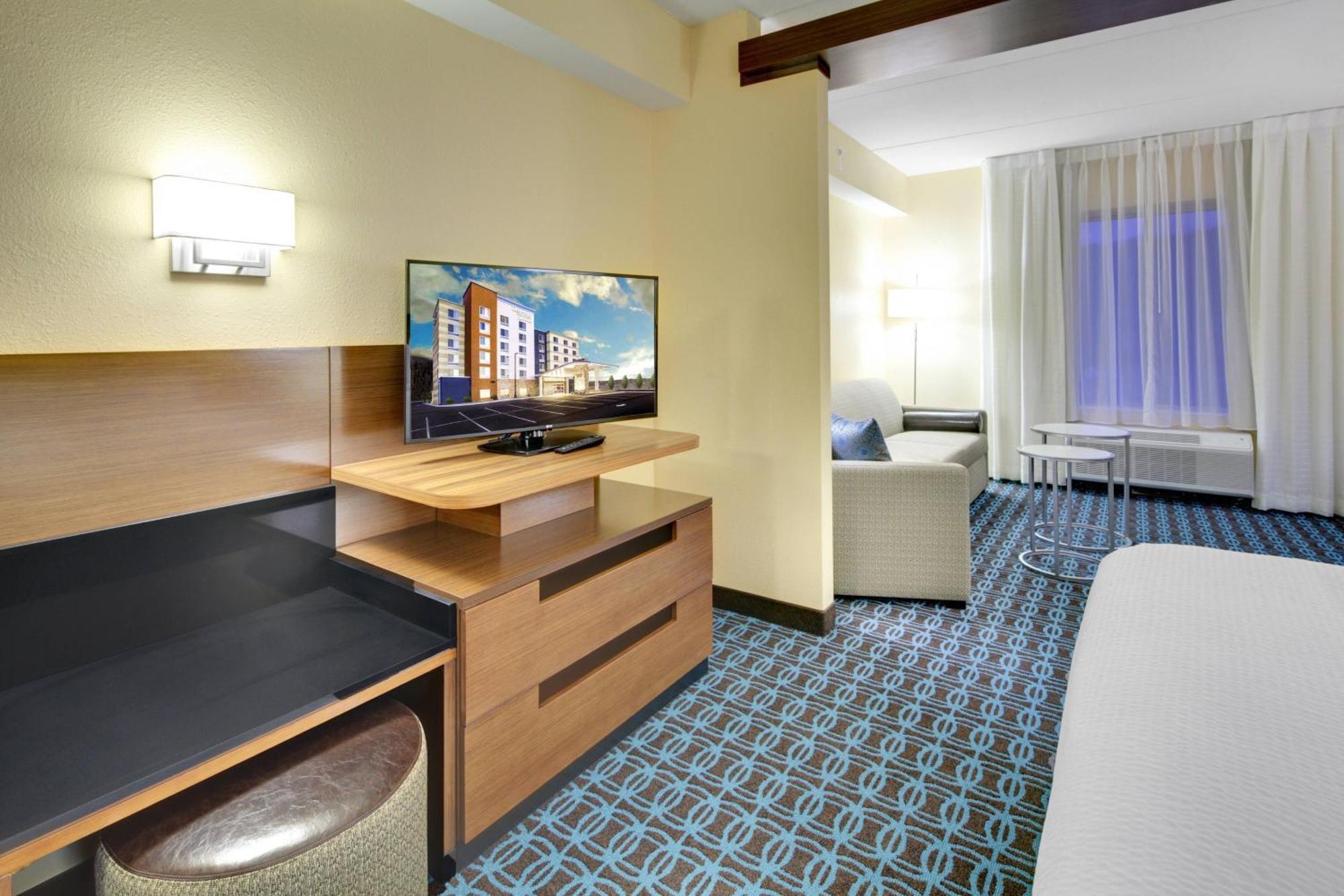 Fairfield & By Marriott Tunnel Road Hotel