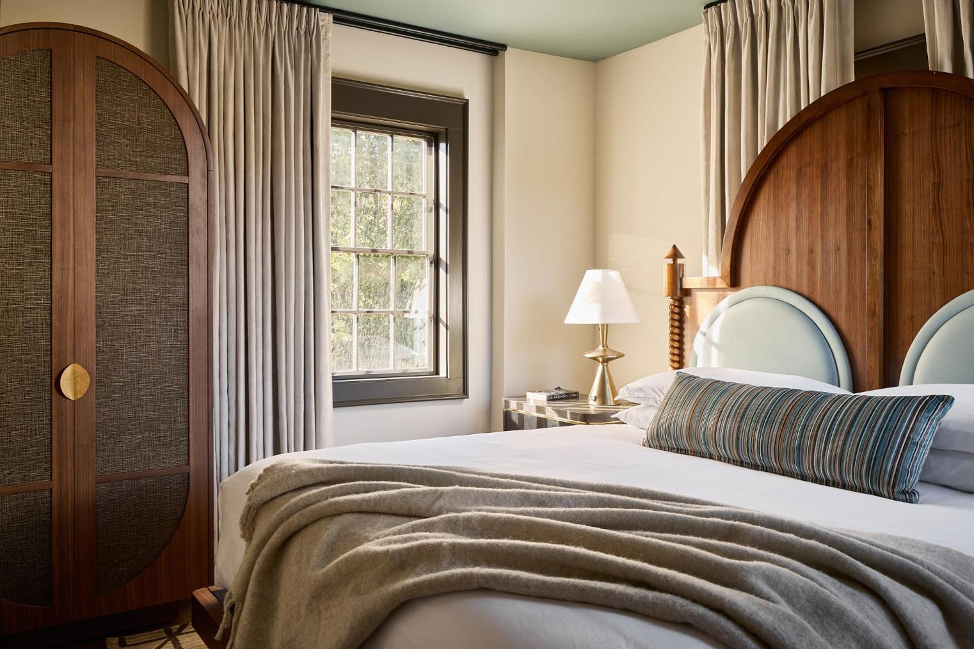 Zelda Dearest Hotel