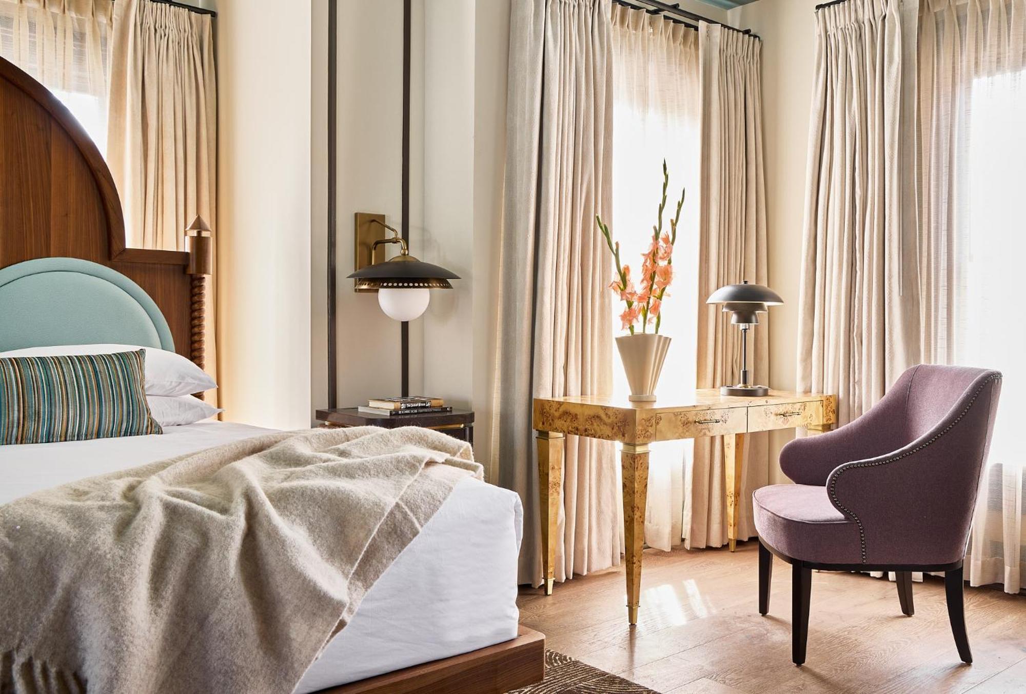 Zelda Dearest Hotel 4*