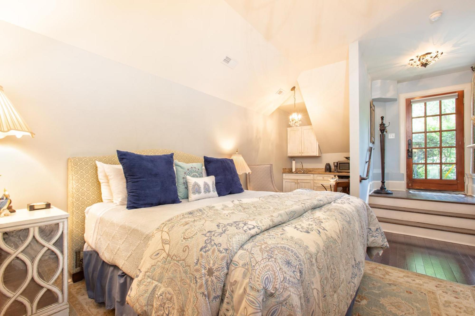 Black Walnut B&B Inn Bed & Breakfast