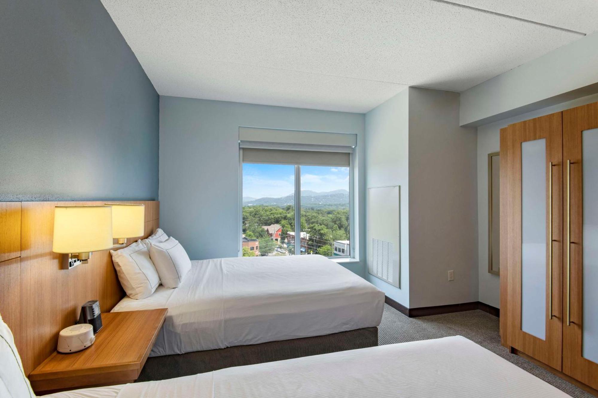 Doubletree By Hilton Downtown Hotel 4*