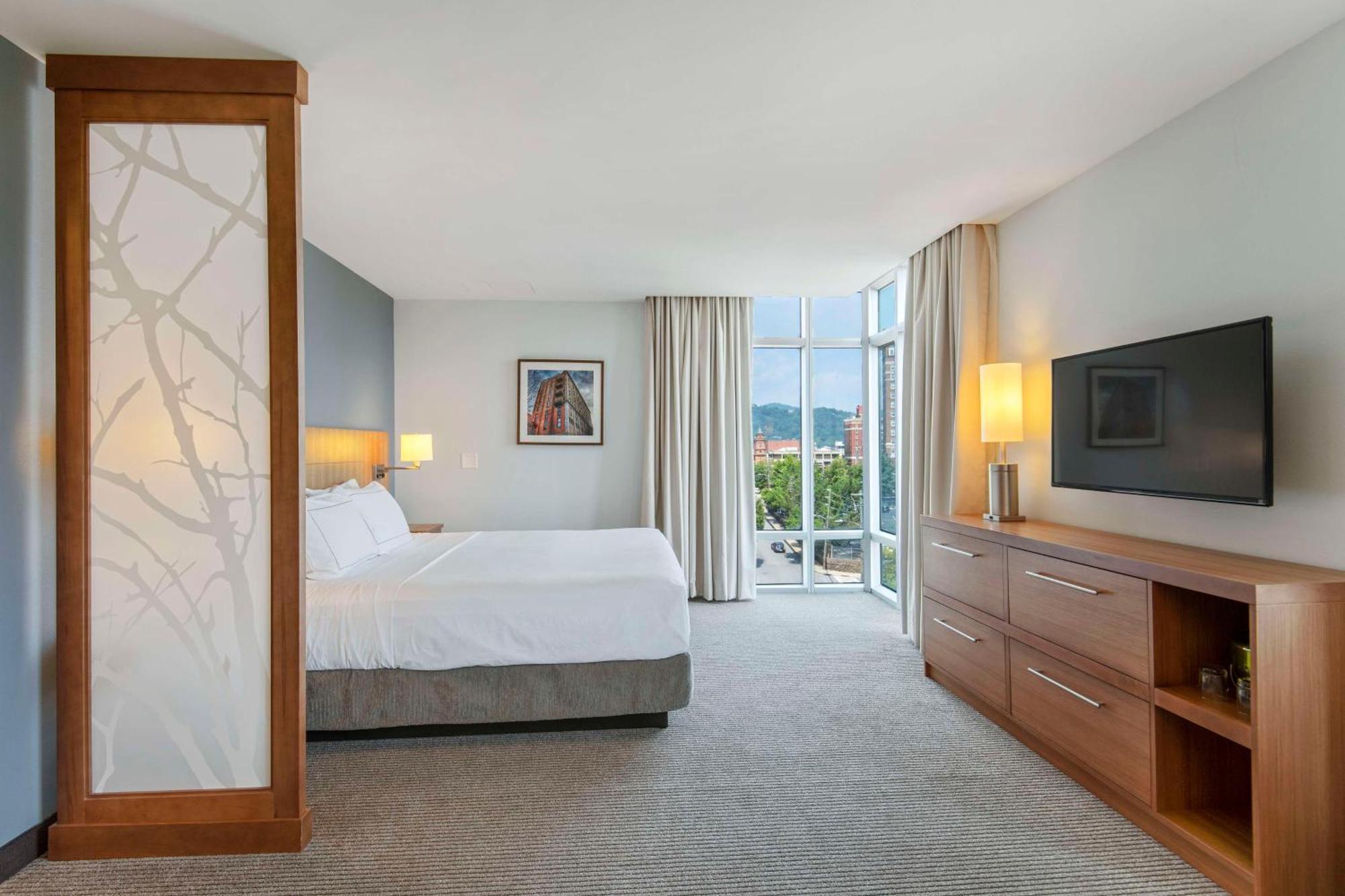 Doubletree By Hilton Downtown Hotel Asheville
