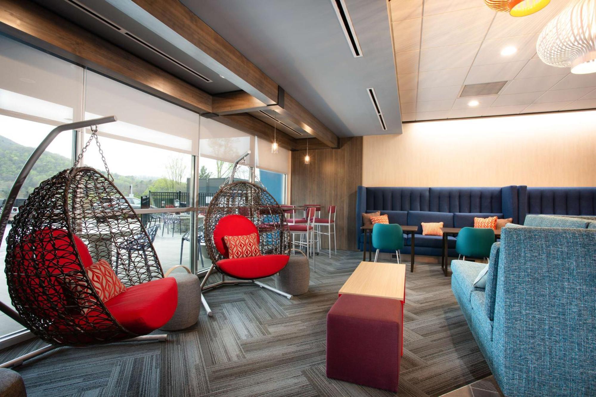 Tru By Hilton Blue Ridge Parkway Hotel 3*