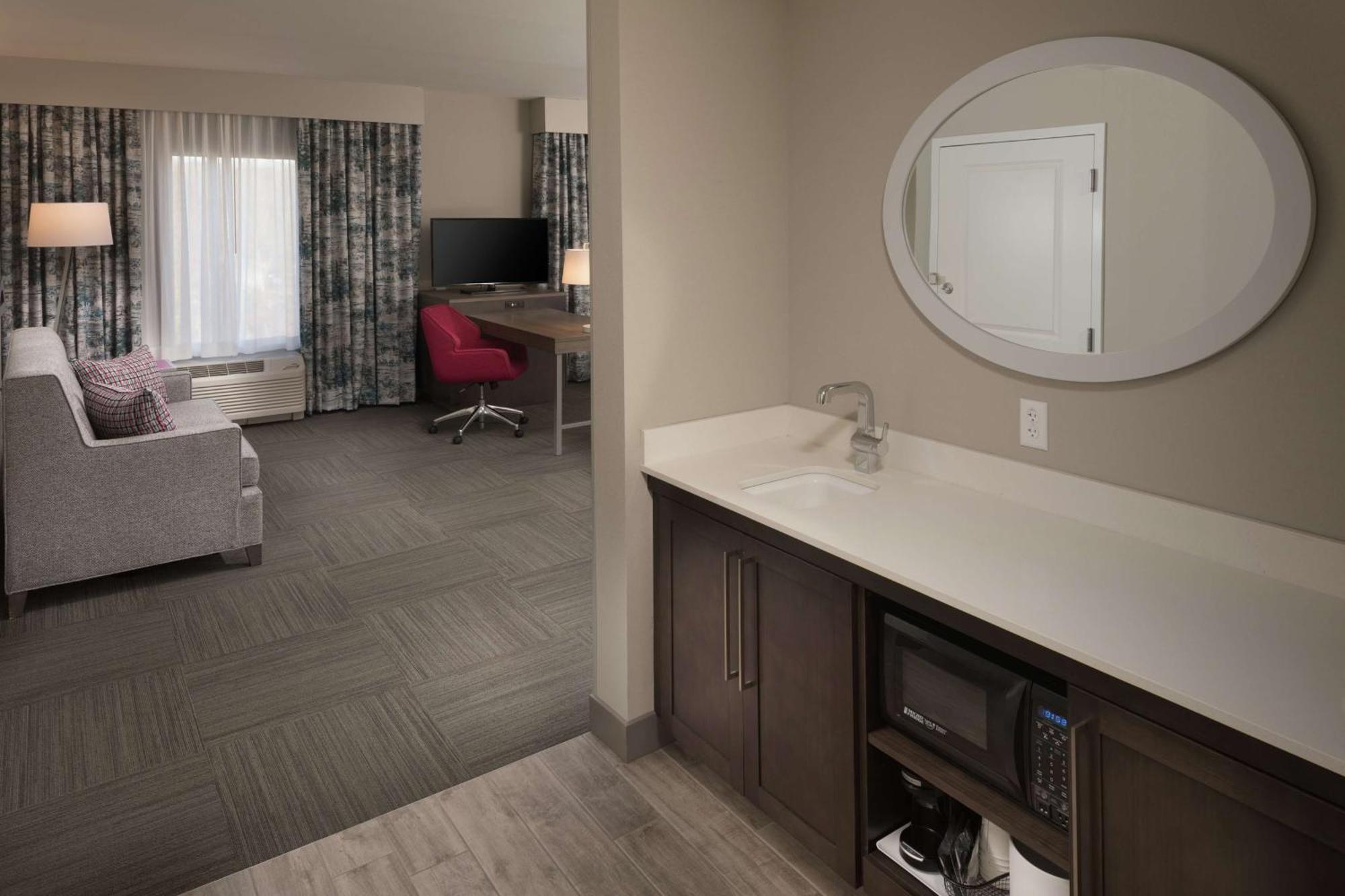 Hotel Hampton & Biltmore Area