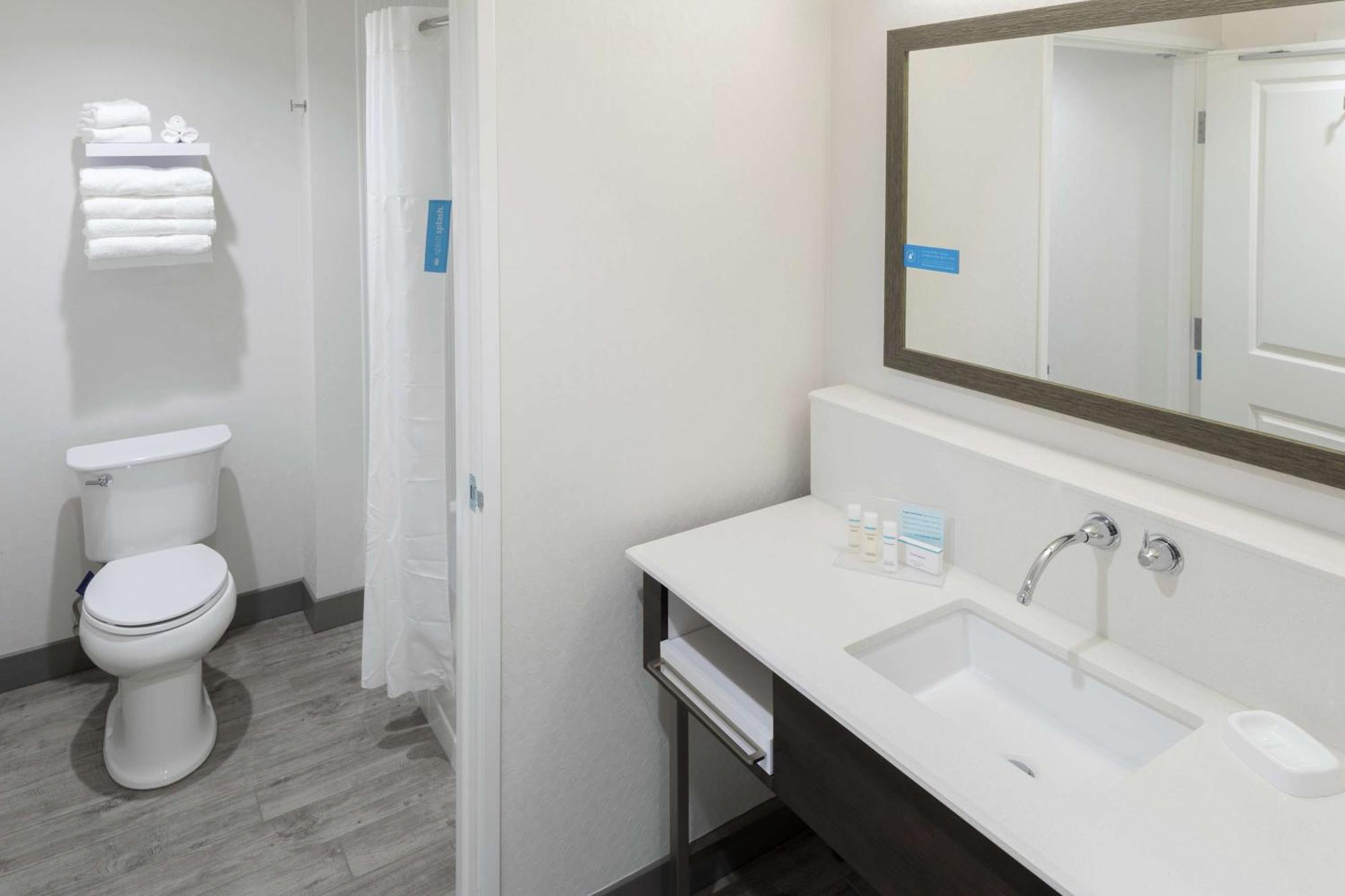 Hampton & Biltmore Area Hotel 3*