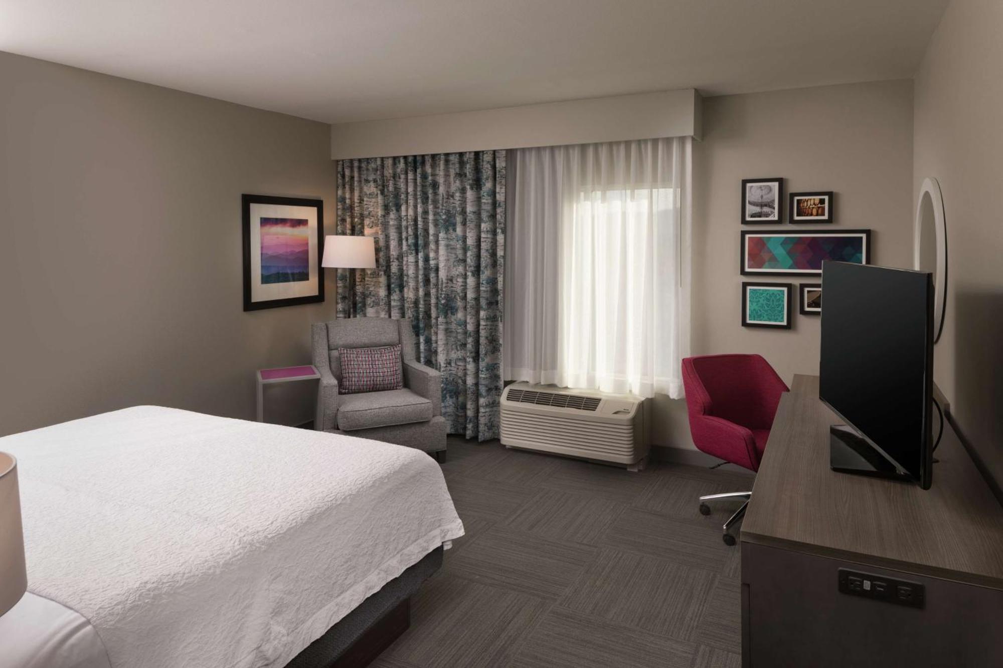 Hampton & Biltmore Area Hotel 3*