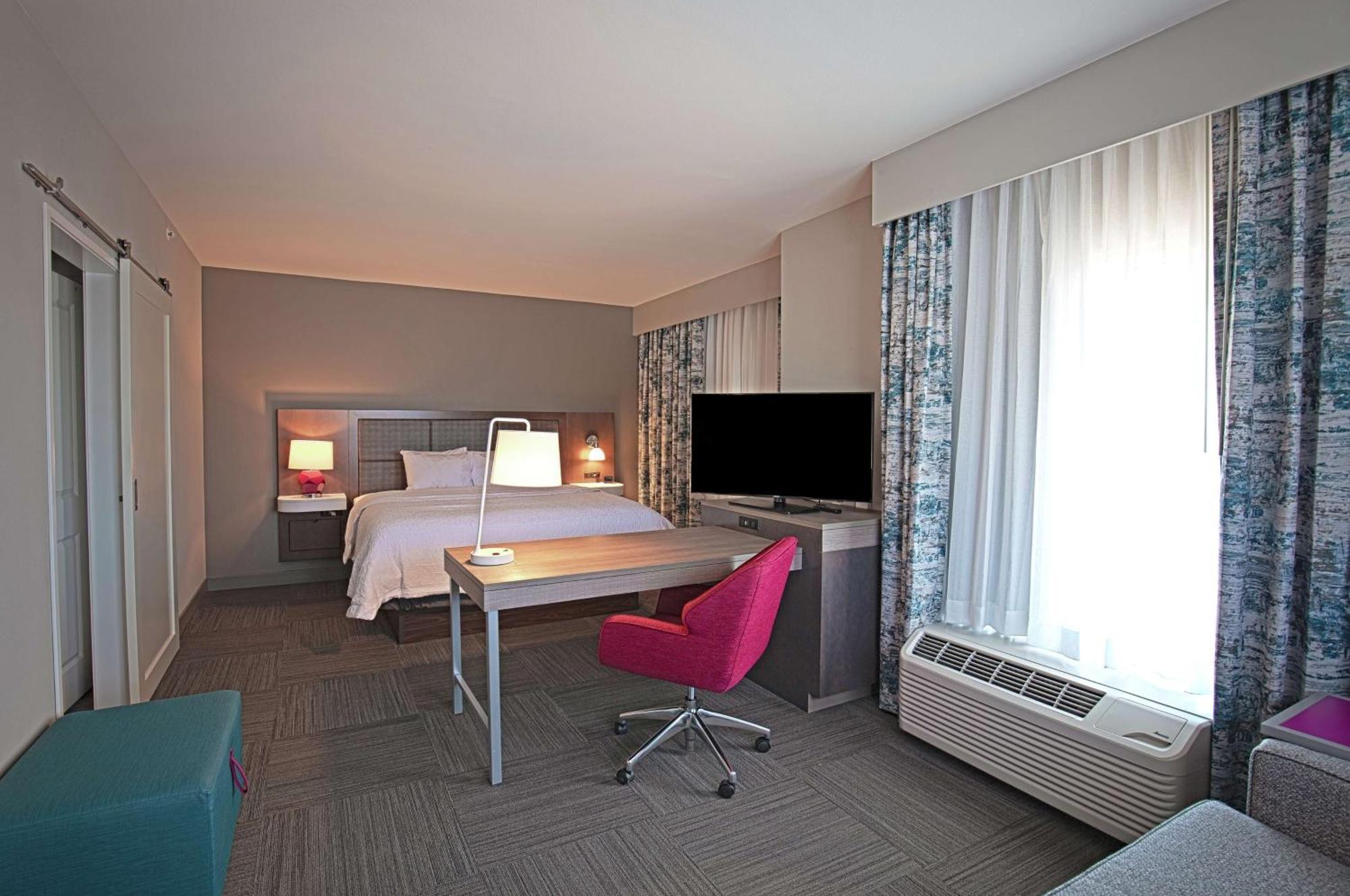 Hampton & Biltmore Area Hotel 3*