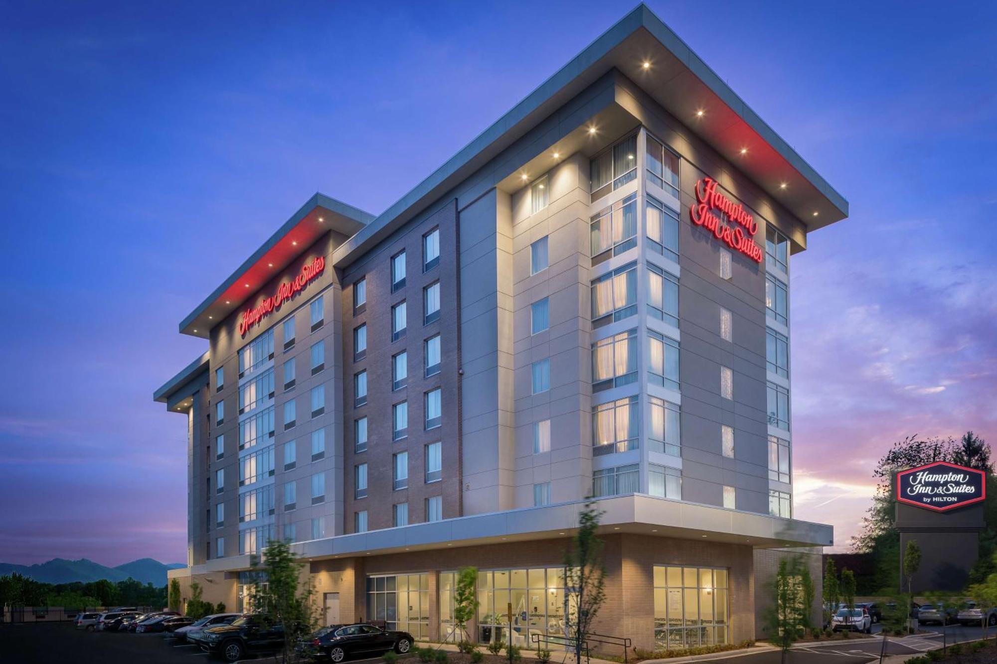 Hampton & Biltmore Area Hotel