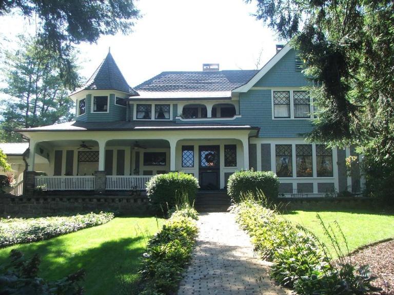 Bed & Breakfast Black Walnut B&B Inn