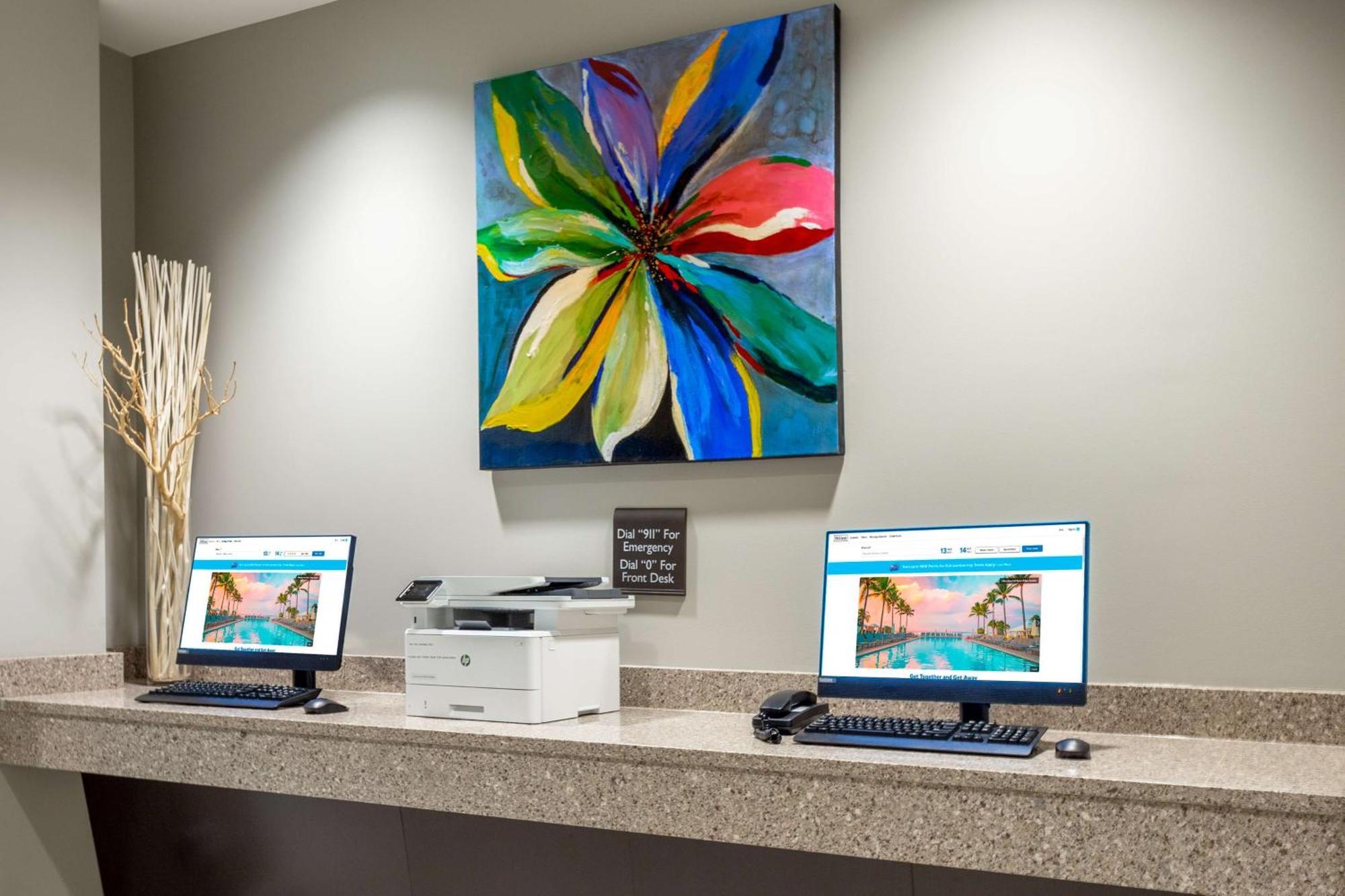 Hilton Garden Downtown 3*