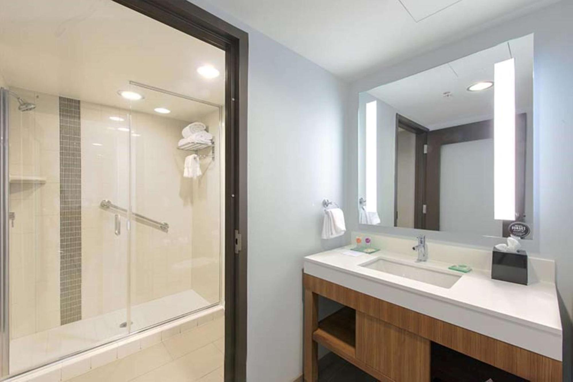 Doubletree By Hilton Downtown Asheville