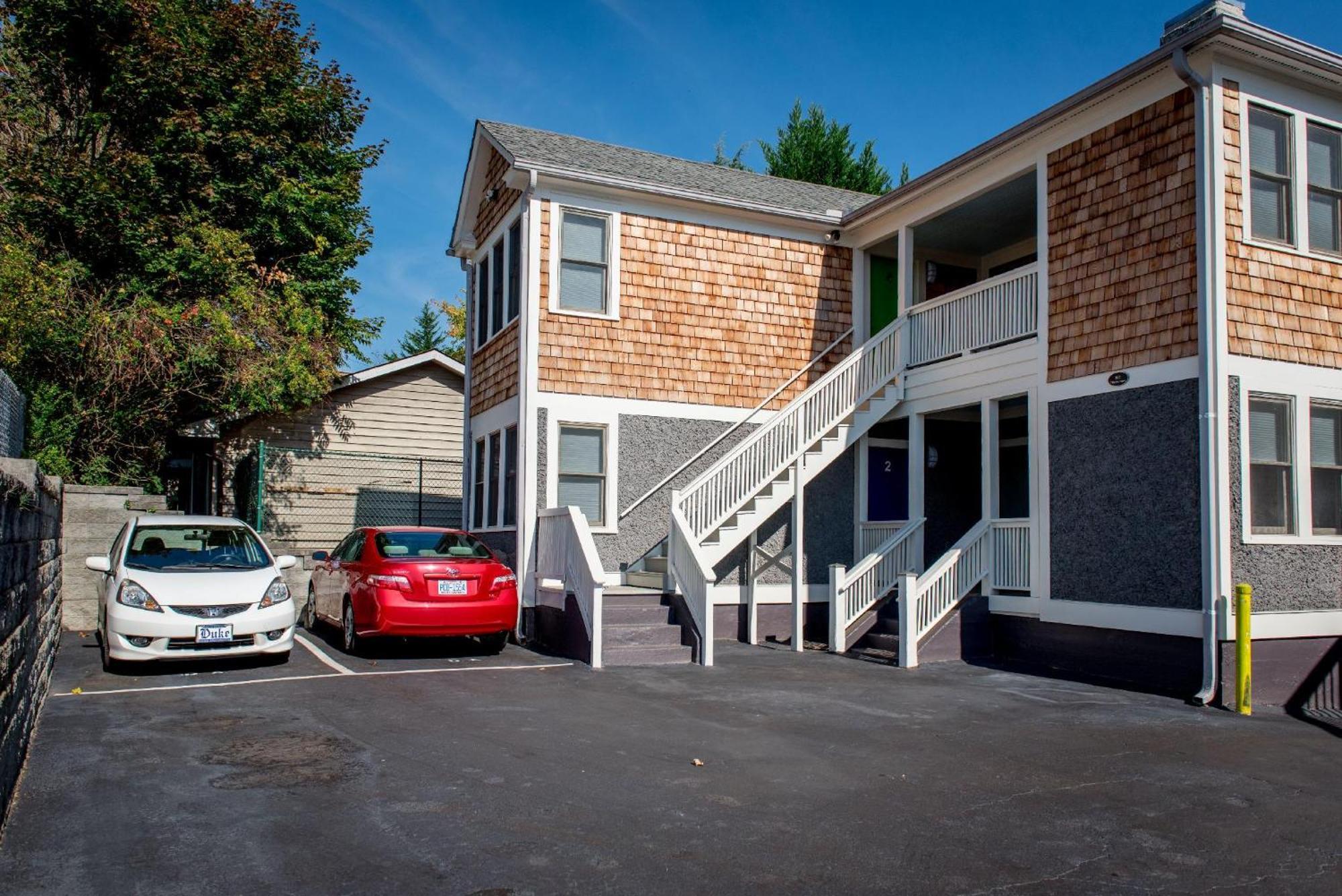 Dog-friendly Downton Annie #1 Apartment Asheville