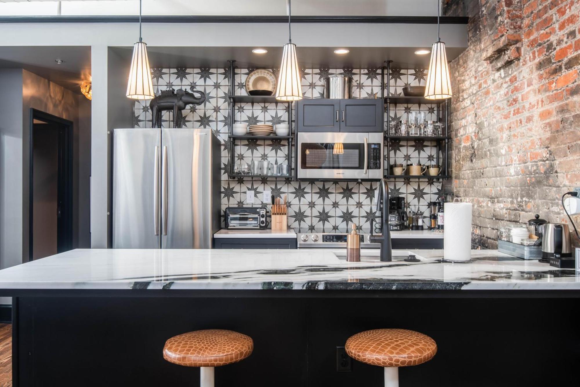 Apartment 80 Lex 204 Industrial Chic *