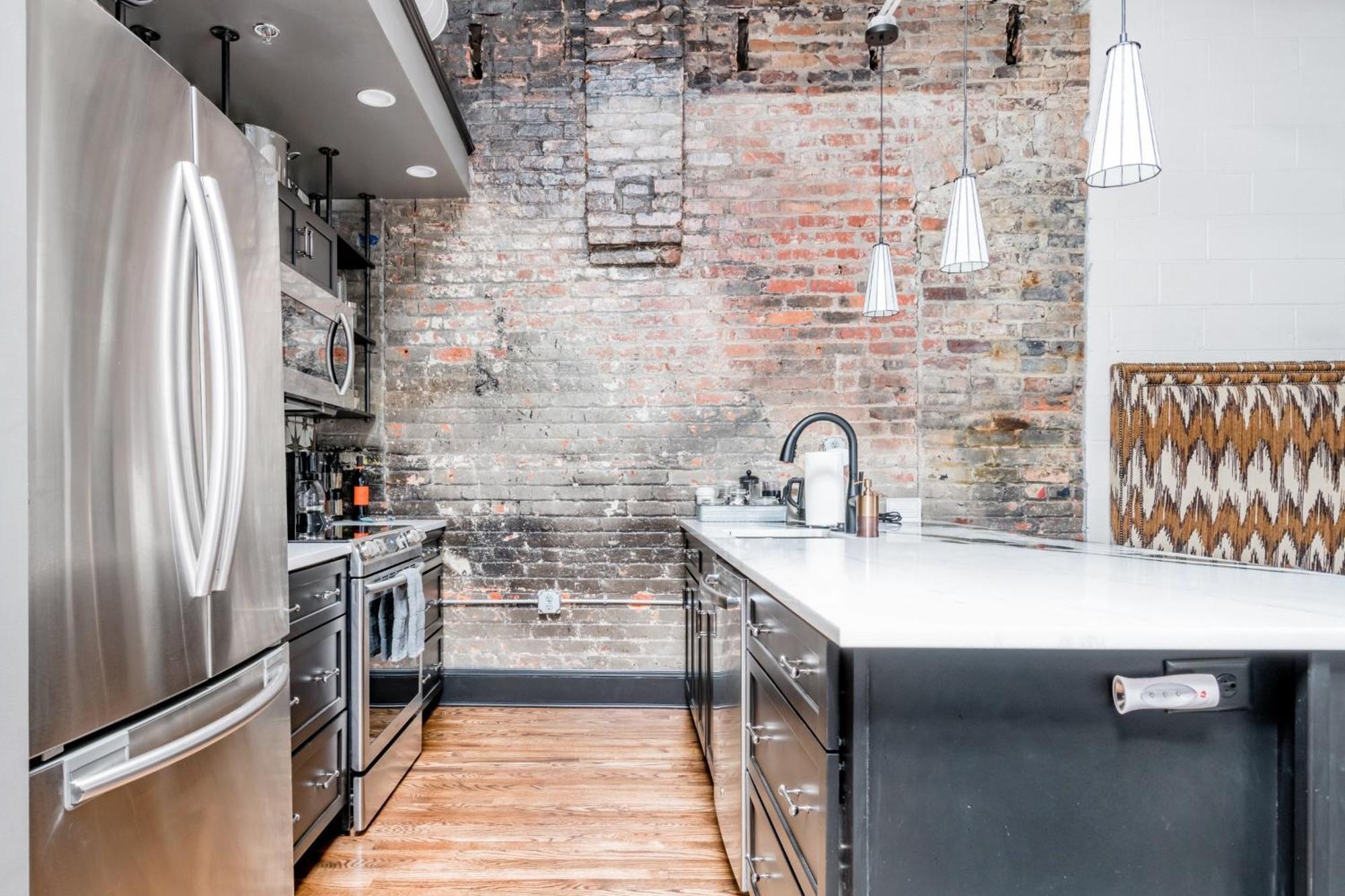 80 Lex 204 Industrial Chic * Asheville